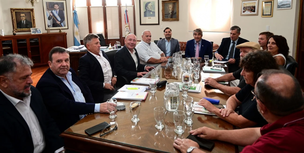 Paritaria estatal: el gobierno provincial ofreció 8 % para el segundo trimestre y un piso inicial de 75 mil pesos