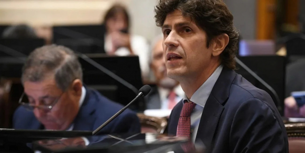 Lousteau acusó a Milei de tener un pacto de 