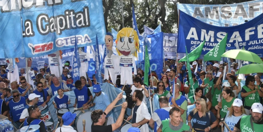 El paro docente de este miércoles se acompaña de acciones en toda la provincia