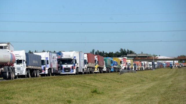 Camioneros rechazaron un aumento del 38% y mantienen su reclamo del 45% acumulativo