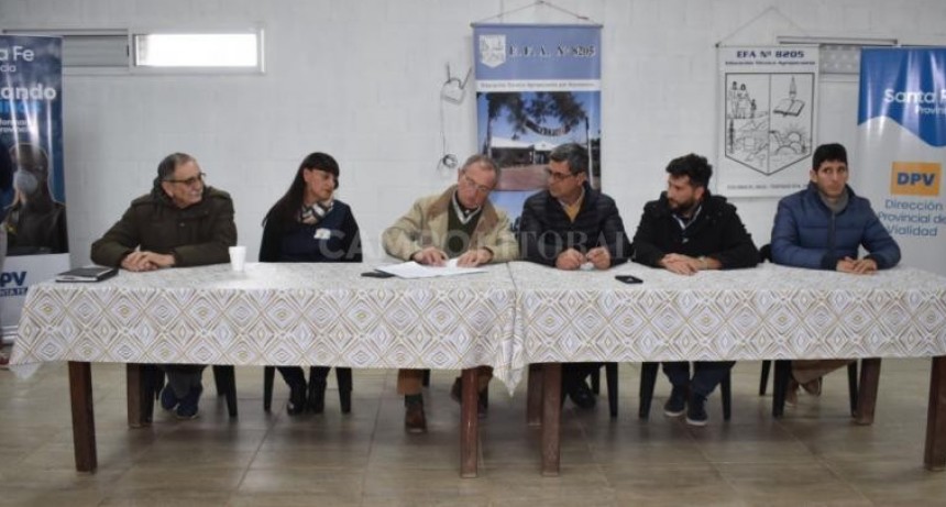 Anuncios para los caminos rurales de Tostado  