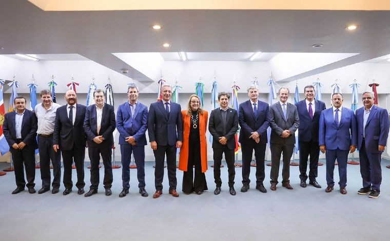 Gobernadores del PJ reclamaron una 