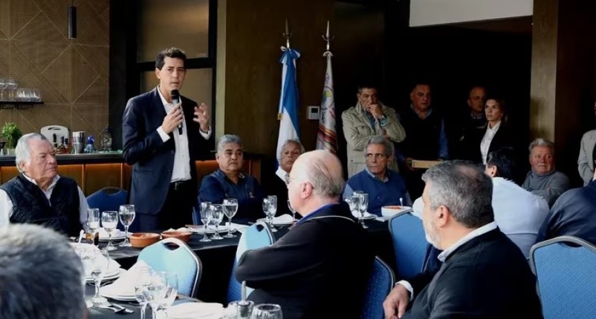 Un sindicalista cercano a Massa y gremios aliados a Barrionuevo lanzarán una mesa de apoyo a la candidatura de Eduardo de Pedro