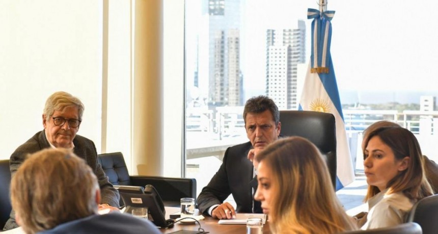 Tras su viaje a China, Massa se reunió con su equipo y define nuevas medidas económicas