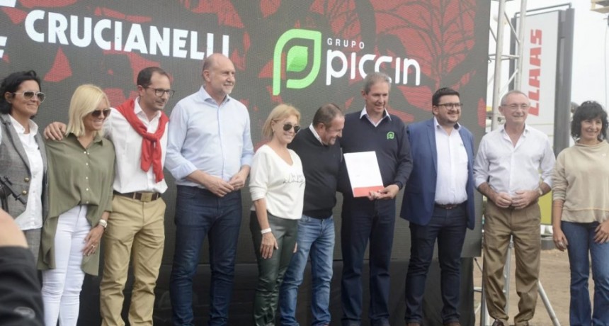 La empresa argentina Crucianelli y el grupo brasilero Piccin firmaron un acuerdo para la fabricación de sembradoras en el vecino país