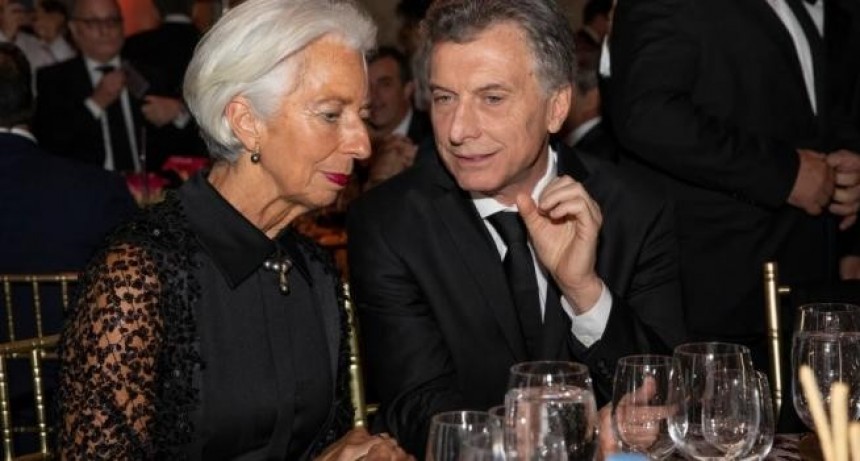 Argentina afronta dos pagos por 2700 millones de dólares del préstamo récord tomado por Macri con el FMI 