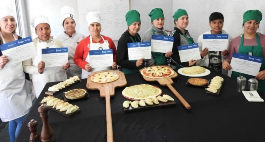 En la gestión de Omar Perotti, más de 32.000 personas se capacitaron para un oficio