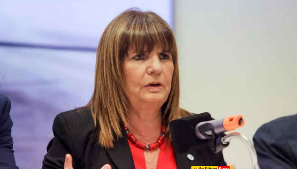 Bullrich acusó a la oposición por las subas del dólar y el riesgo país