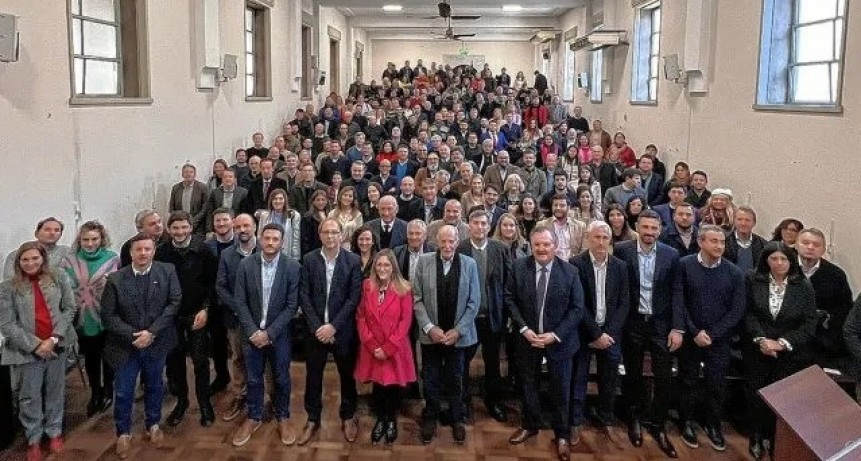 Para la oposición, con el acuerdo por la deuda pierden la provincia, los municipios y las comunas