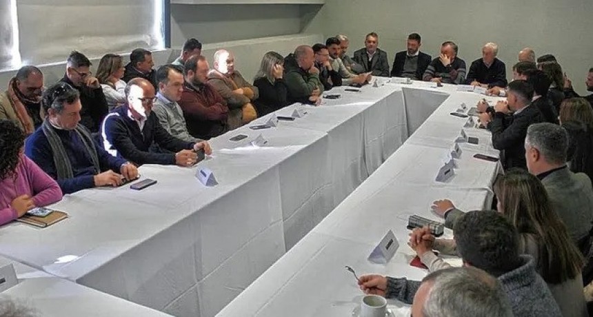 Acuerdo por la deuda: la oposición le pide a la provincia que transfiera los fondos a municipios y comunas