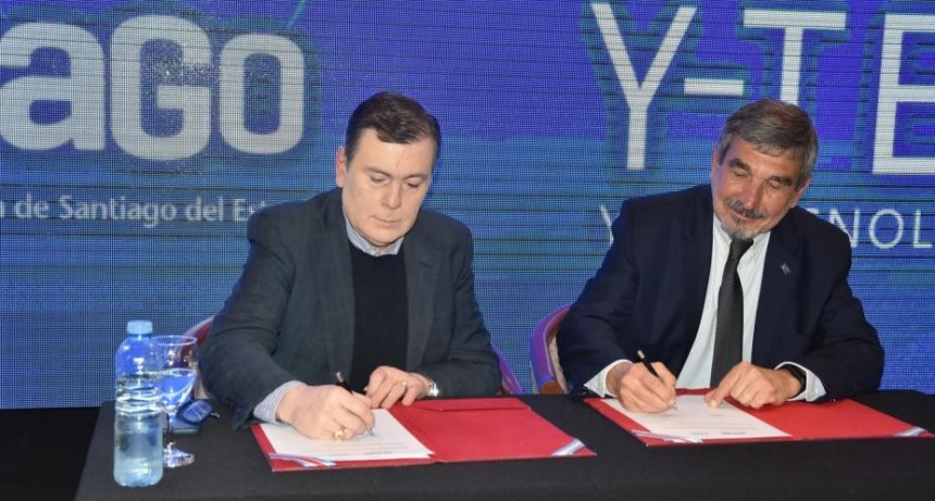 Zamora firmó un memorándum con YPF tecnología y expresó su deseo de crear en la provincia una planta de baterías de litio