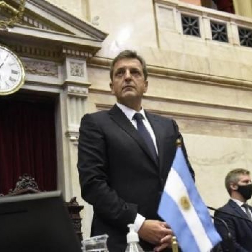 Se unifican los ministerios de Economía, Producción y Agricultura; y el 