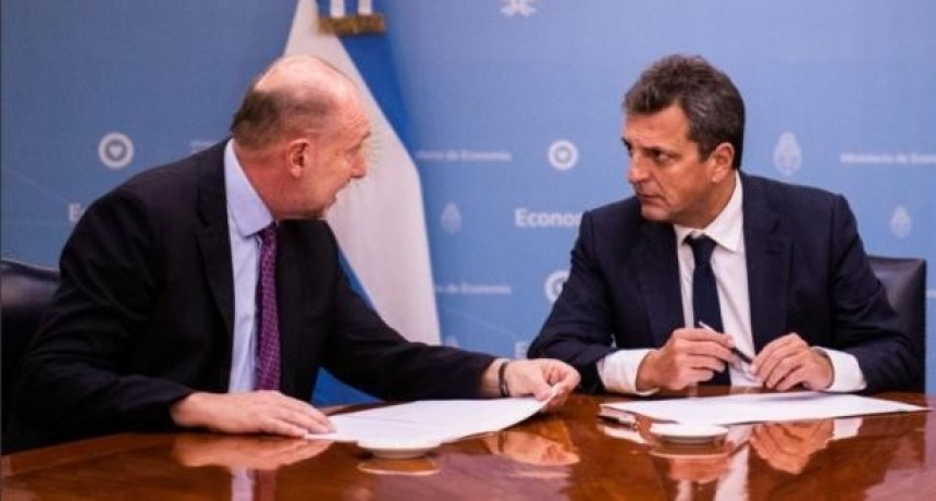 Massa anunció asistencia a productores lecheros junto a Perotti: 