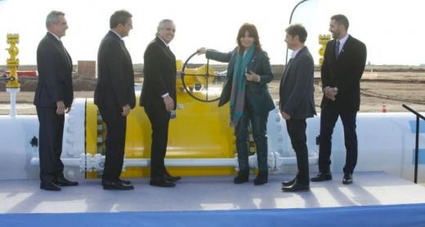 La cúpula del gobierno nacional inauguró el Gasoducto Néstor Kirchner