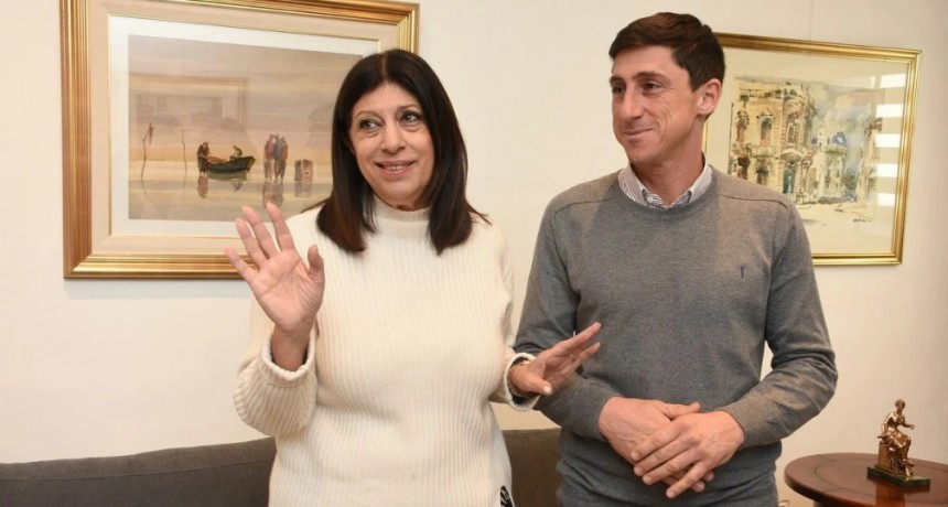 Clara García llama a darle mayorías a 