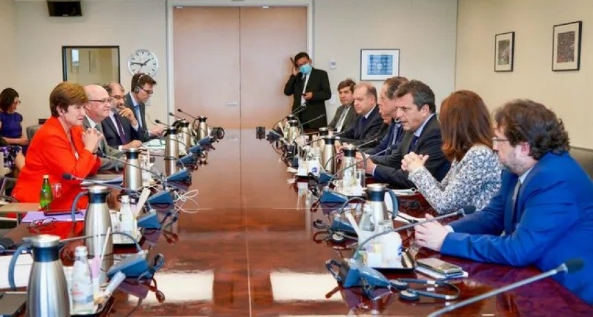 El FMI avaló las medidas económicas anunciadas por Sergio Massa 