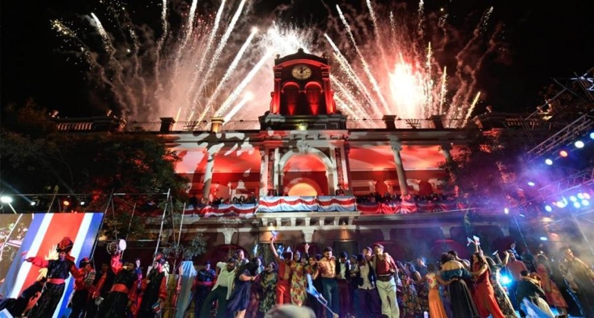 ¡Felices 470 años, Madre de Ciudades! Una multitud celebró en la Plaza Libertad