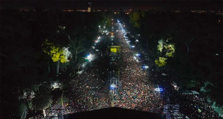 Impresionante: más de 200.000 personas se congregaron en el Parque Aguirre por los 470 años de la ciudad
