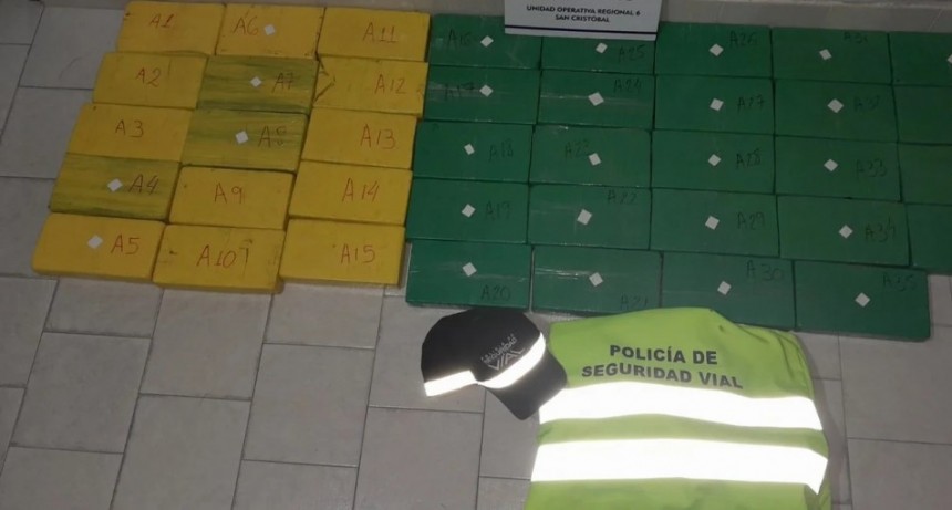 Policía Vial interceptó un Jeep y secuestró 41 kilos de cocaína