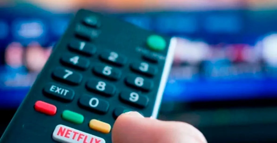 Casi 7 de cada 10 hogares argentinos redujeron sus servicios de internet, TV por cable y/o streaming