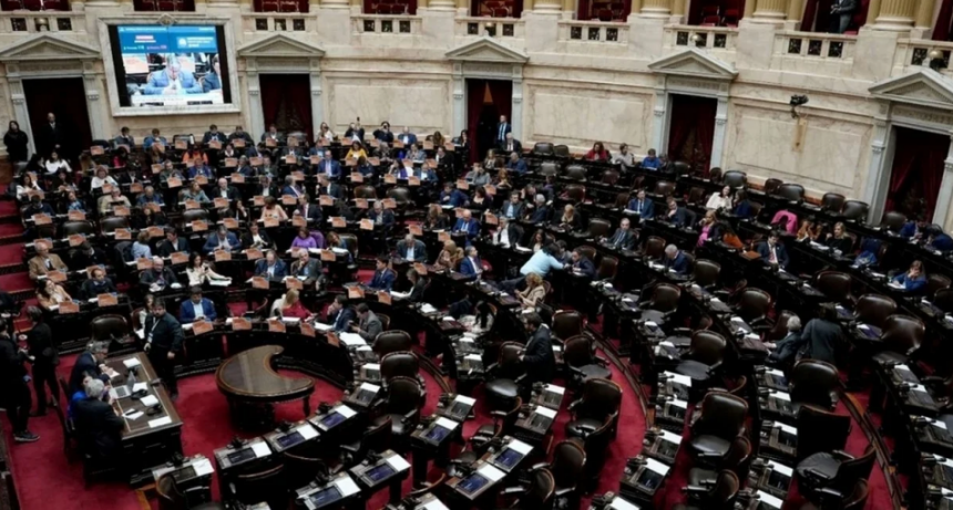 La oposición avanza con una ley para actualizar salarios docentes y desafía el veto de Milei