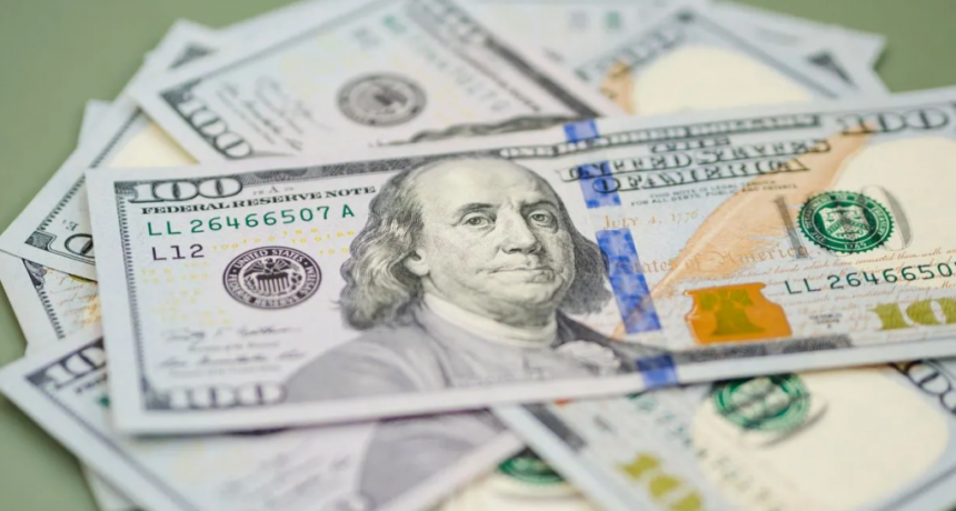 Un millón de argentinos compraron dólares en junio, por un monto superior al próximo desembolso del FMI
