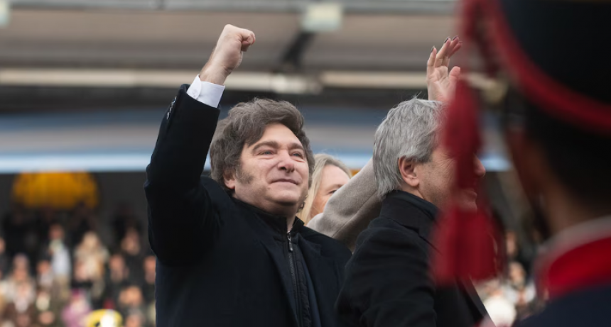 Milei encara las elecciones sin un “plan platita”, aferrado a la ortodoxia y al ciclo de economía real
