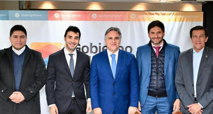 Cinco gobernadores lanzaron un frente electoral para desafiar a Milei en octubre