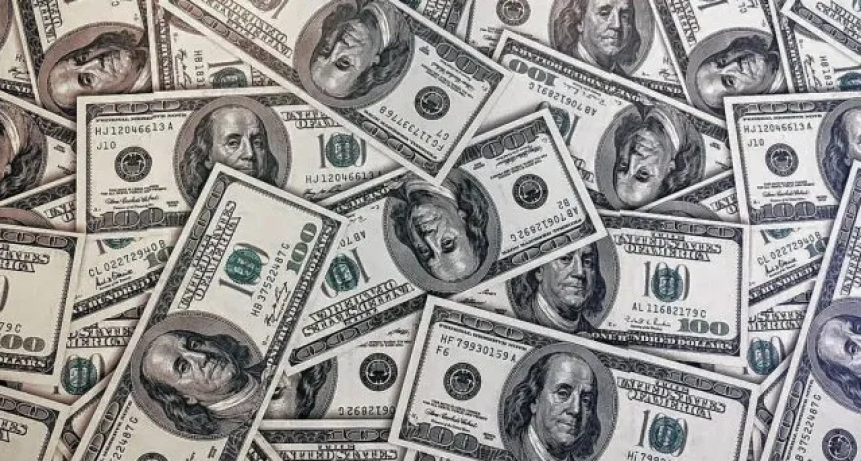 Bajó el dólar blue luego de los anuncios económicos: cotiza $294 en Santa Fe