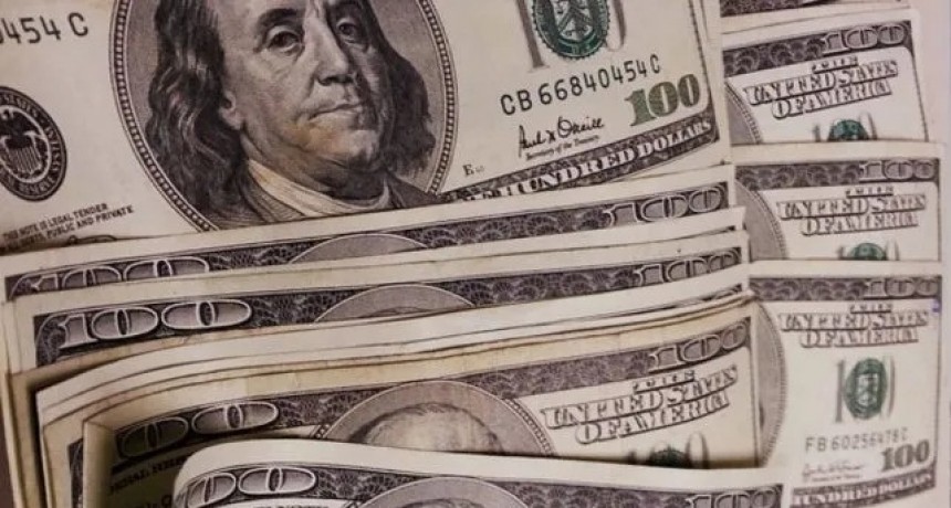 El dólar blue bajó tres pesos y cotiza a $293 en Santa Fe