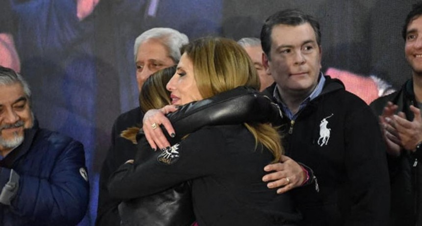 La senadora Claudia de Zamora felicitó a Norma Fuentes por su reelección