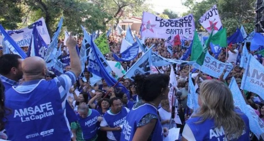 Este miércoles continúan los paros con una marcha de los docentes a Casa de Gobierno