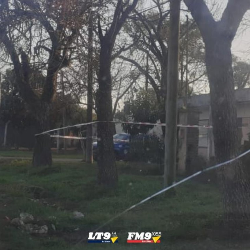 Laguna Paiva: encontraron a un hombre que estaba muerto hacía varios días en su vivienda, y a su hijastro conviviendo con el cuerpo