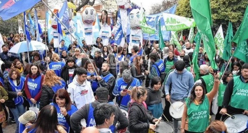 Docentes públicos y privados paran este viernes y las próximas dos semanas con paros de 72 horas