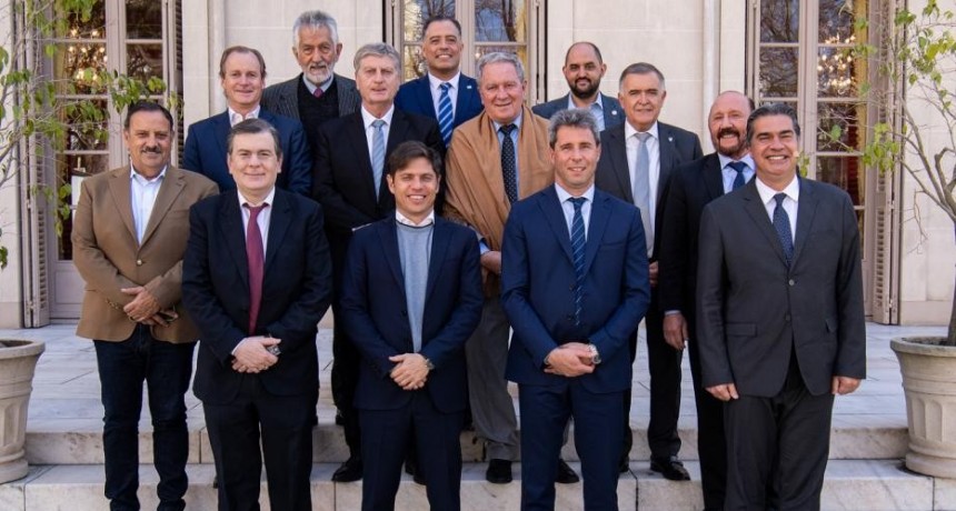 Los gobernadores pidieron tarifas equitativas y que no se corte la obra pública