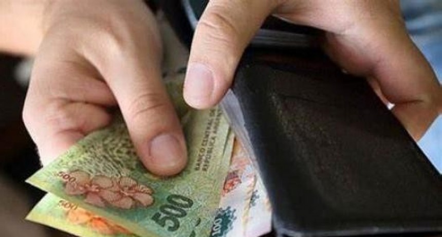 El Salario Mínimo Vital y Móvil aumenta a $57.900 en tres tramos, y volverá a revisarse en noviembre