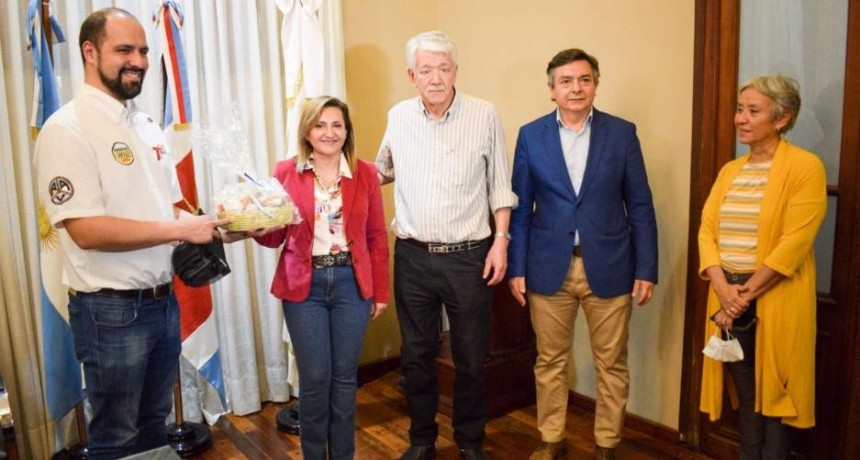 La intendente Fuentes recibió en la Municipalidad a representantes del TC Pista