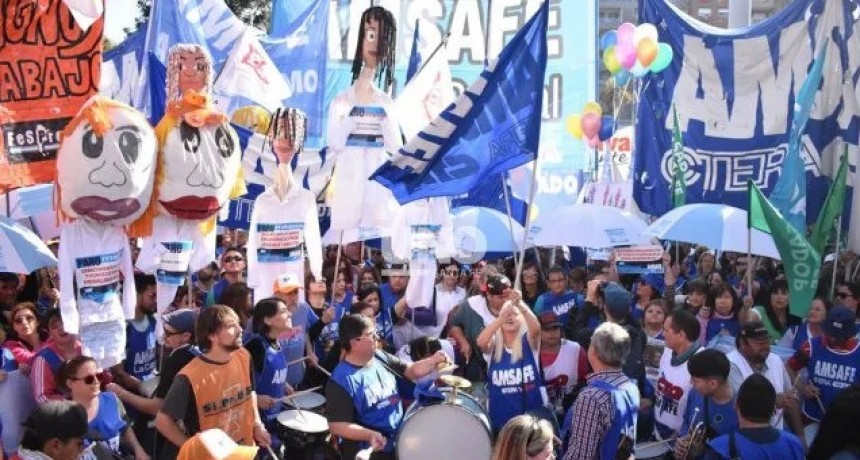 Fuerte rechazo de UPCN y los gremios docentes a la medida de descontar los días de paro