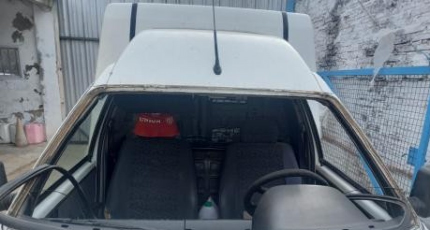 Insólito: le robaron el parabrisas a una camioneta estacionada sobre Avenida Freyre