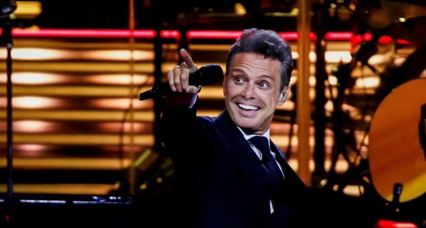 Un doble asegura que lo contrataron para sustituir a Luis Miguel durante un show en San Luis