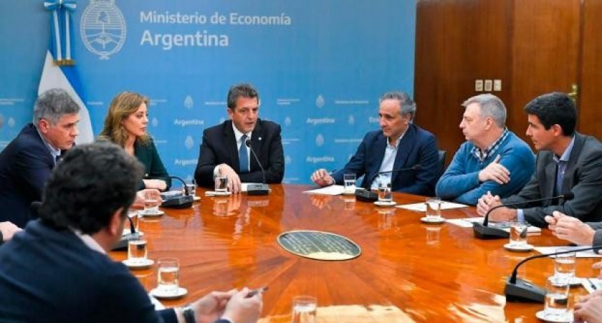 El Gobierno congeló el precio de los combustibles hasta el 31 de octubre