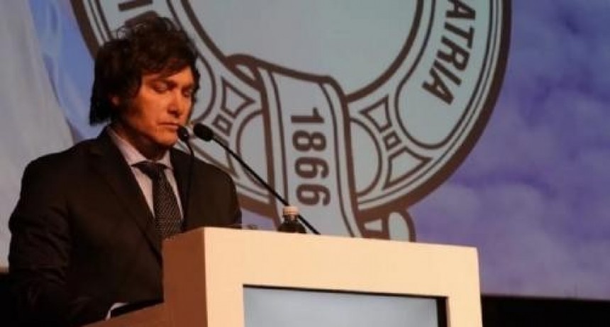 La Academia Nacional de Periodismo repudió los habituales ataques de Milei a la prensa