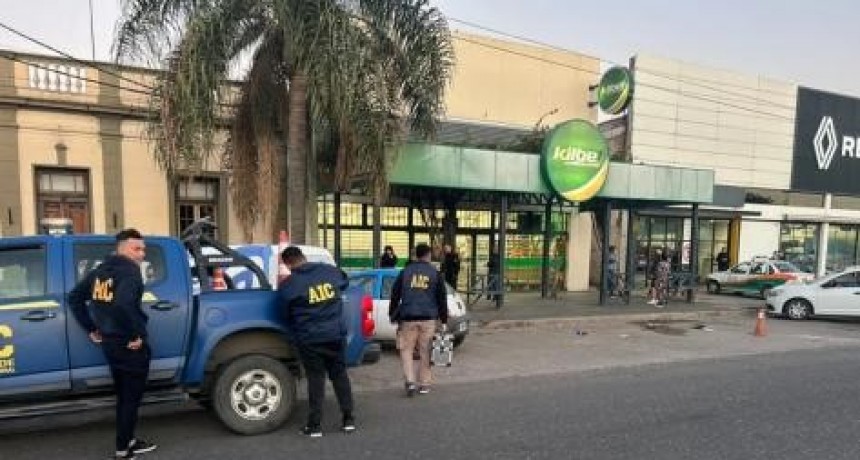 Prisión preventiva para cinco de los once imputados por robos en banda al supermercado y a la distribuidora