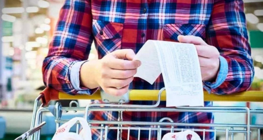 Por la escalada del dólar, empresas remarcan precios con subas de entre 3% y 9%