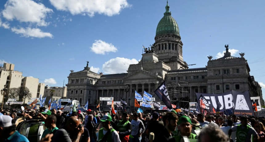 Garrahan, universidades y Bahía Blanca: Diputados y un temario incómodo para Milei