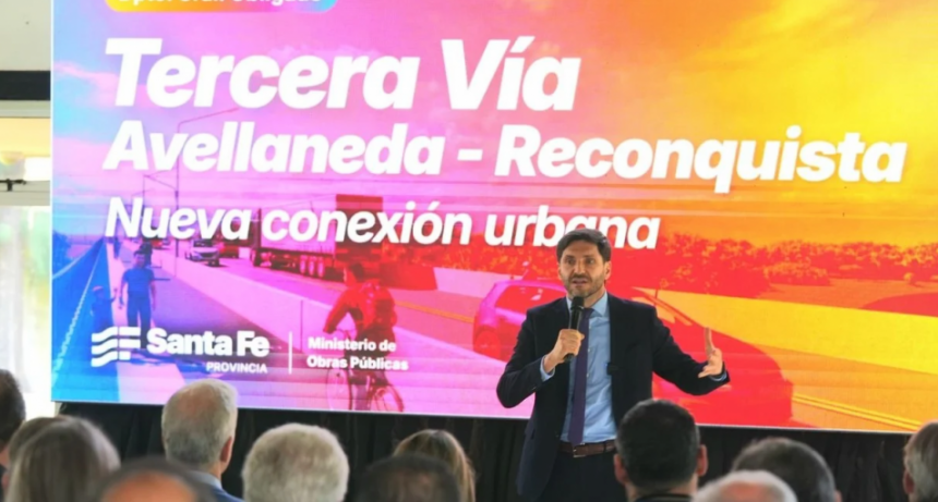 Pullaro encabezó la apertura de ofertas para construir una conexión vial clave entre Reconquista y Avellaneda