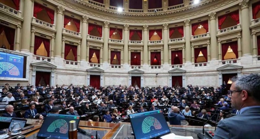 La oposición busca los votos para ir el miércoles a Diputados e insistir con las leyes vetadas por Miei
