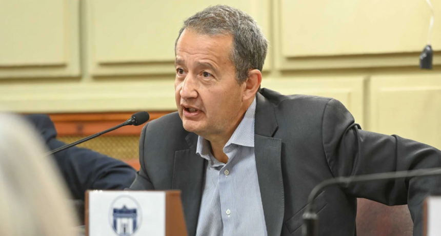 Carlos del Frade puso en evidencia la “orfandad de los trabajadores” en Santa Fe