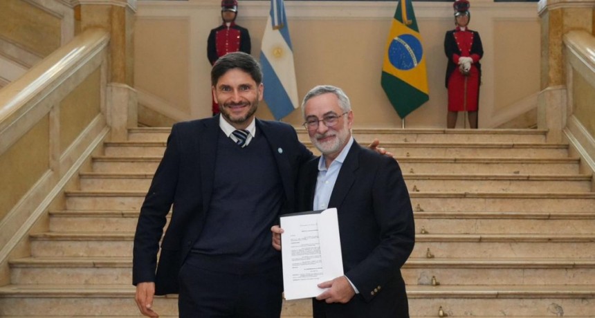 El gobernador Pullaro recibió al embajador de Brasil en la Argentina