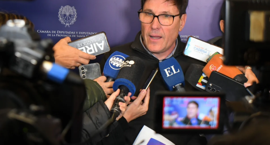 José Goity confirmó que el aumento a los docentes se pagará por decreto